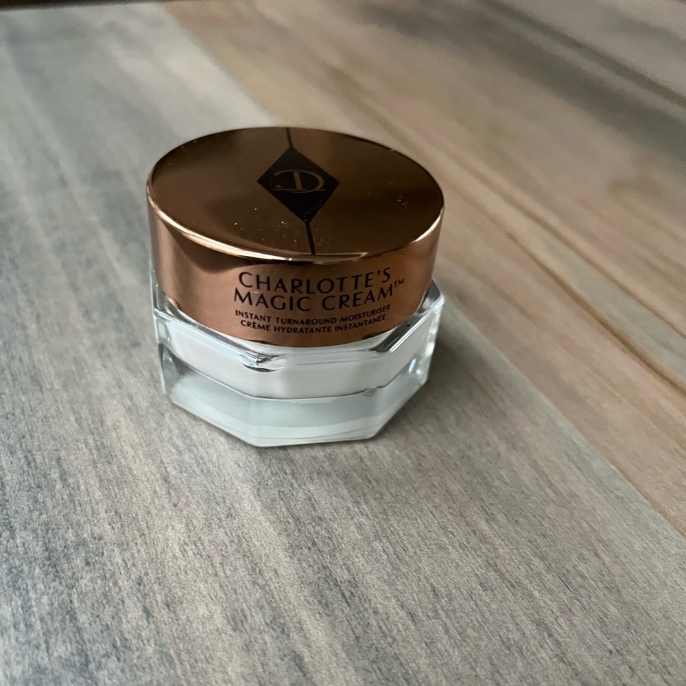 Charlotte tilbury magic cream